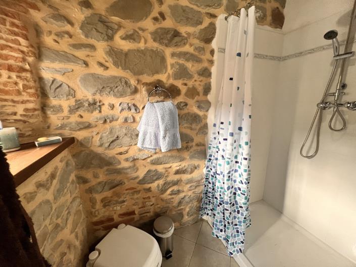 Image No.16-2 Bed Semi-Detached for sale