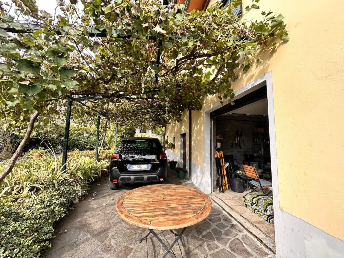 Image No.18-2 Bed Semi-Detached for sale