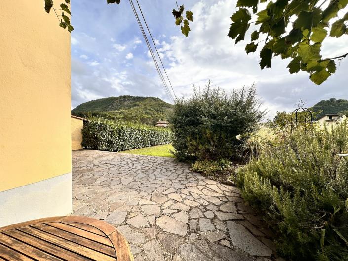 Image No.21-2 Bed Semi-Detached for sale