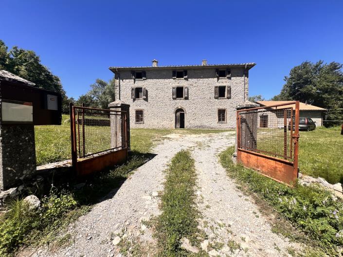 Image No.4-4 Bed Country Property for sale