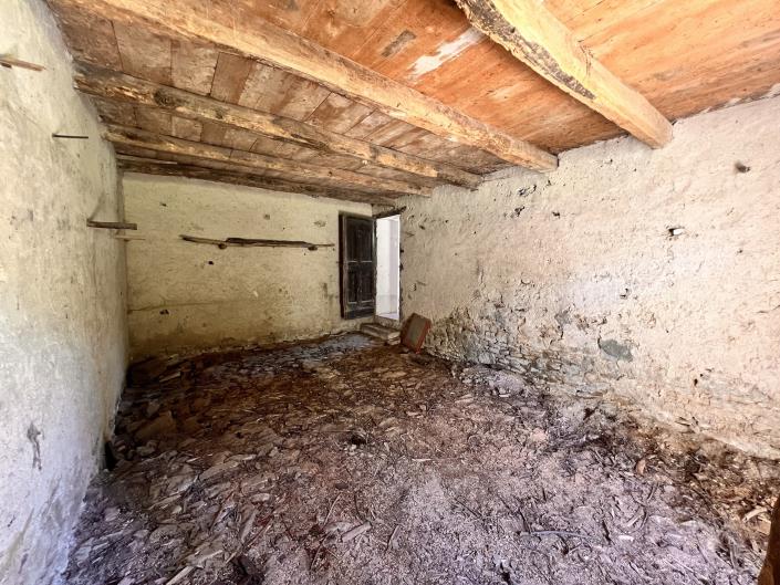 Image No.35-4 Bed Country Property for sale