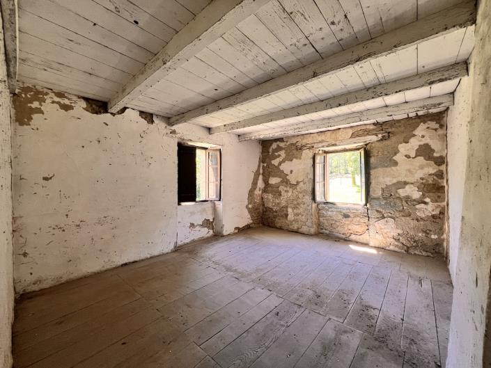 Image No.26-4 Bed Country Property for sale