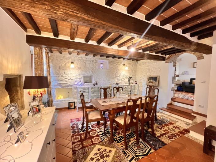 Image No.9-9 Bed Country Property for sale