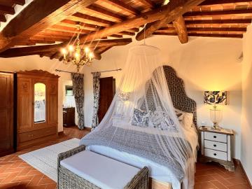 A342-1-first-fl-master-bedroom2