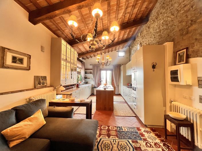 Image No.7-9 Bed Country Property for sale