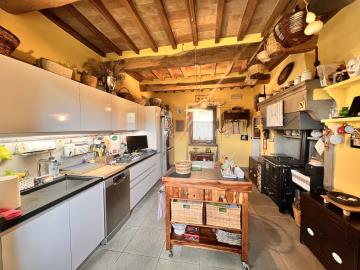 A348-4-kitchen