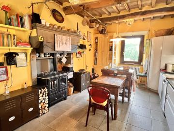 A348-6-kitchen