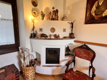 A348-10-living-room