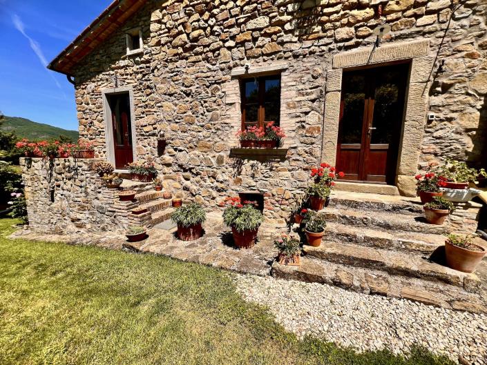 Image No.7-3 Bed Farmhouse for sale