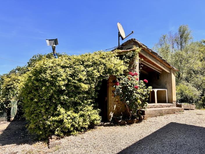 Image No.11-3 Bed Farmhouse for sale