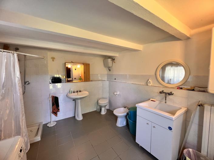 Image No.16-3 Bed Farmhouse for sale