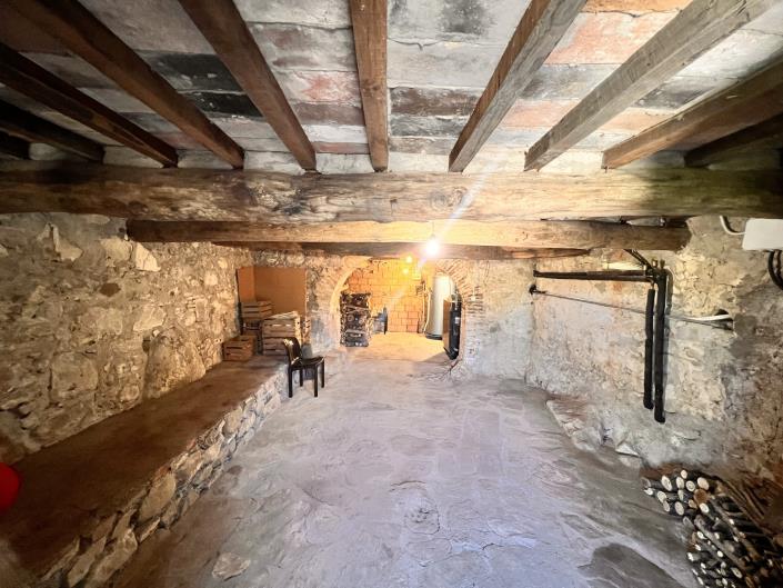 Image No.17-3 Bed Farmhouse for sale