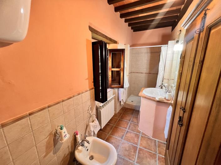 Image No.38-3 Bed Farmhouse for sale