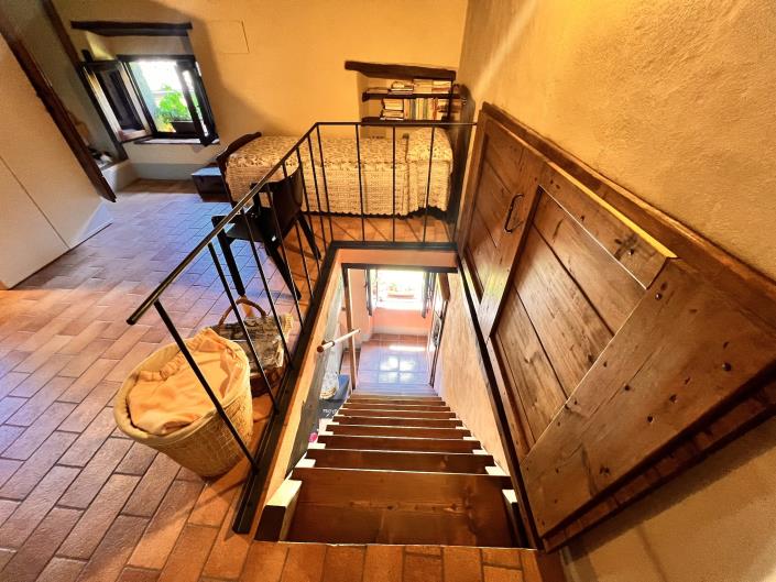 Image No.39-3 Bed Farmhouse for sale