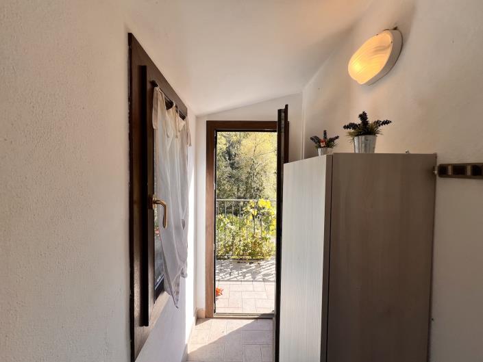 Image No.6-2 Bed House for sale