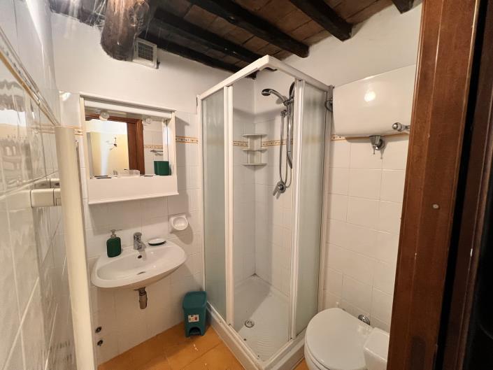 Image No.21-2 Bed House for sale