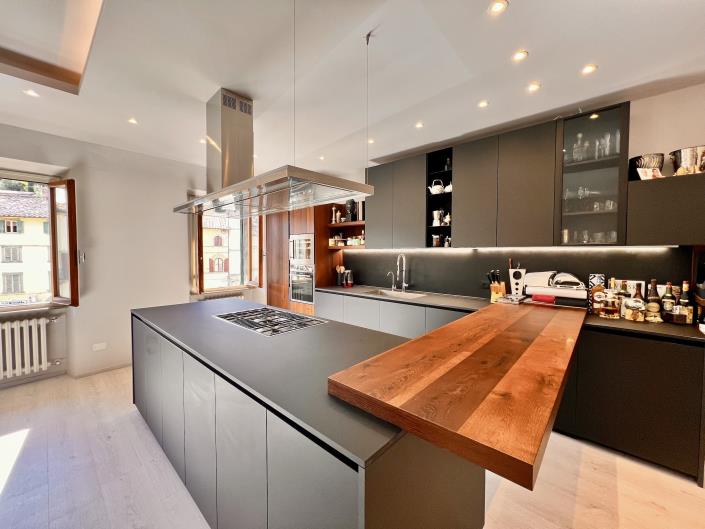 Image No.4-2 Bed Flat for sale