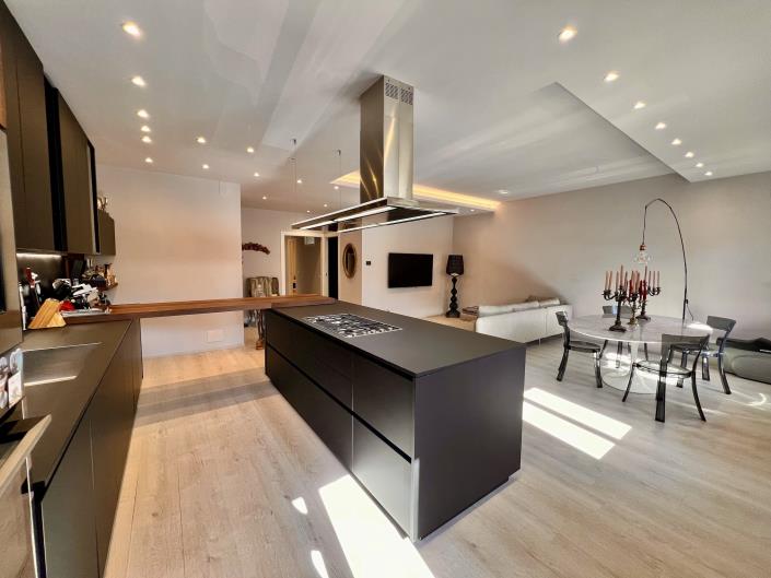 Image No.6-2 Bed Flat for sale