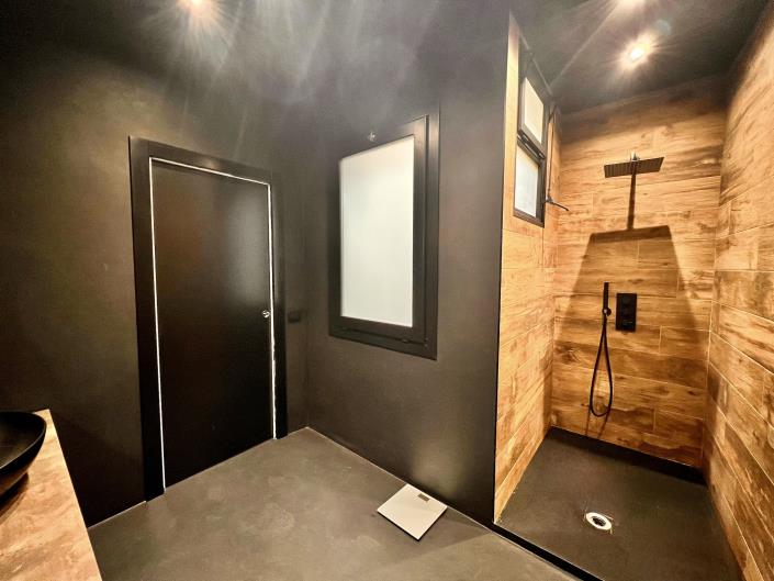 Image No.10-2 Bed Flat for sale