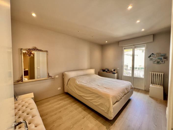 Image No.13-2 Bed Flat for sale