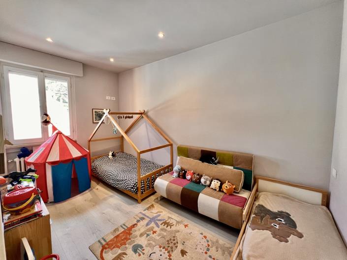 Image No.17-2 Bed Flat for sale