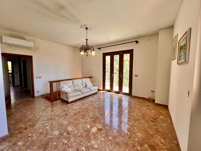 Image No.11-3 Bed Villa / Detached for sale
