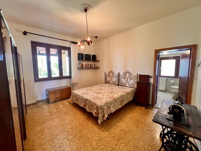 Image No.23-3 Bed Villa / Detached for sale