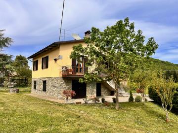 Casa-nel-verde-garden-view