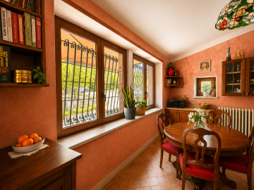 7-Casale-del-lago-unit-1-kitchen-diner