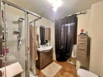 11-Casale-del-lago-unit-1-bathroom-2