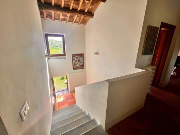 12-Casale-del-lago-unit-2-stairs