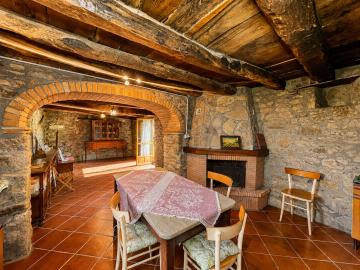 5-Casa-panorama-beamed-ceilings-2mb