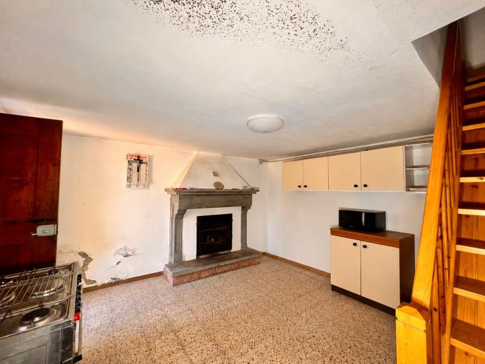 Image No.8-2 Bed Farmhouse for sale
