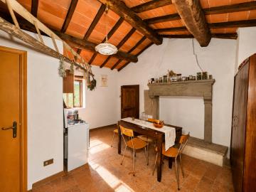 10-Casa-panorama-kitchen-fireplace