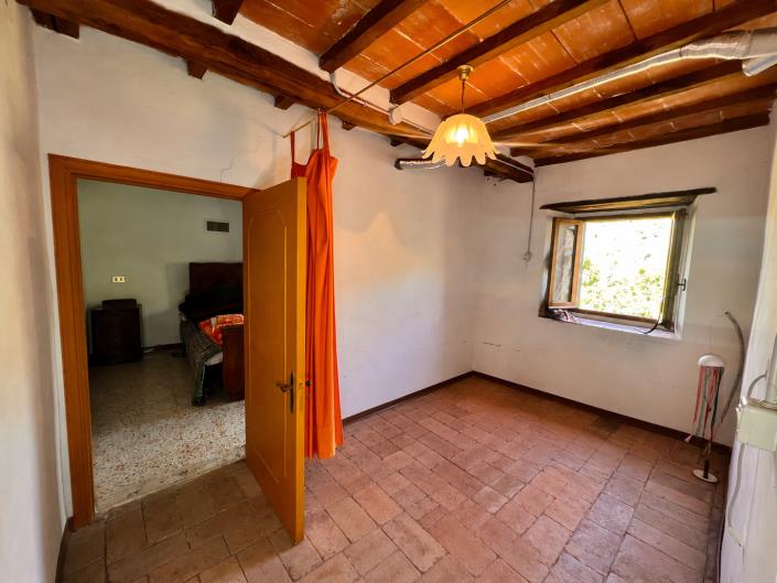 Image No.16-2 Bed Farmhouse for sale