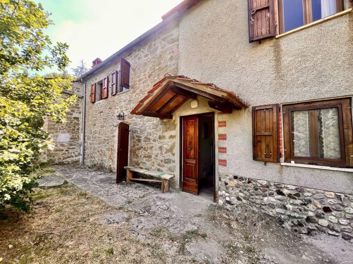 Image No.18-2 Bed Farmhouse for sale