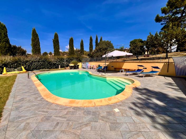 Image No.3-5 Bed Villa / Detached for sale