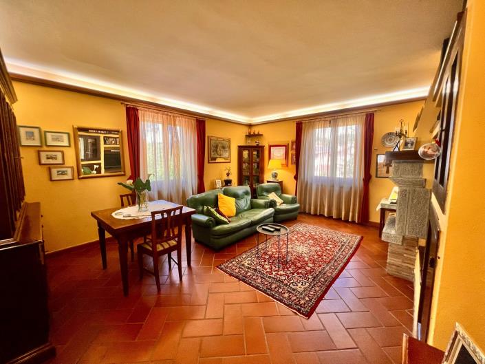 Image No.12-5 Bed Villa / Detached for sale