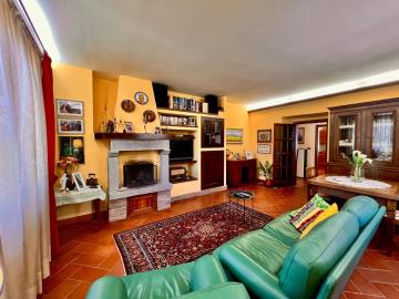 15-Casale-Felicita-fireplace