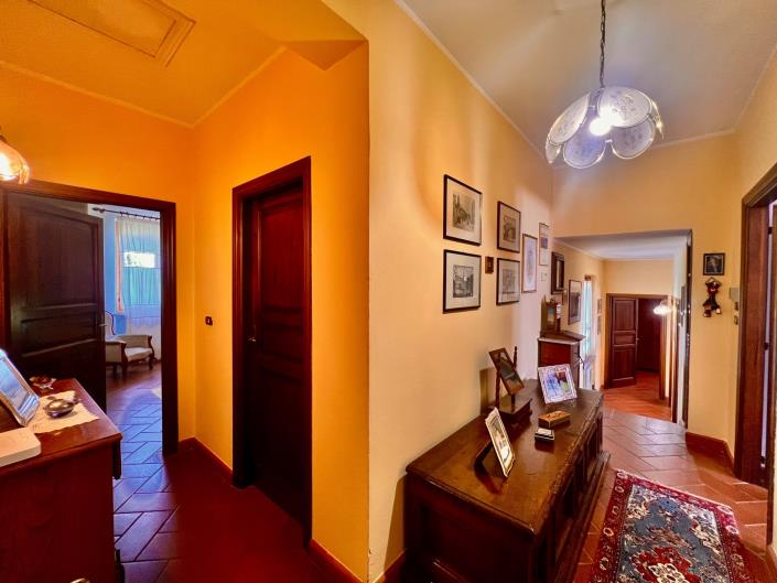 Image No.14-5 Bed Villa / Detached for sale