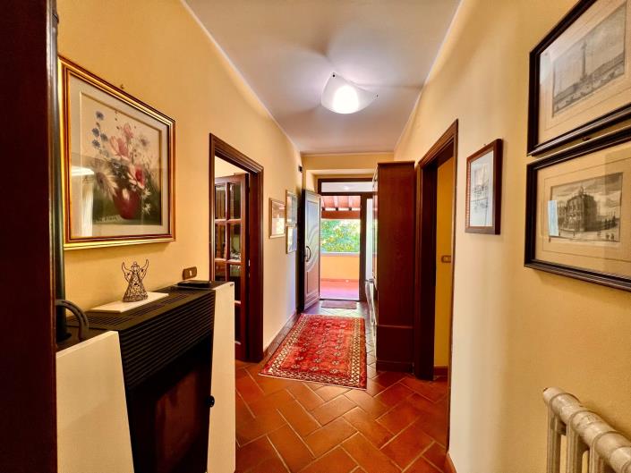 Image No.18-5 Bed Villa / Detached for sale
