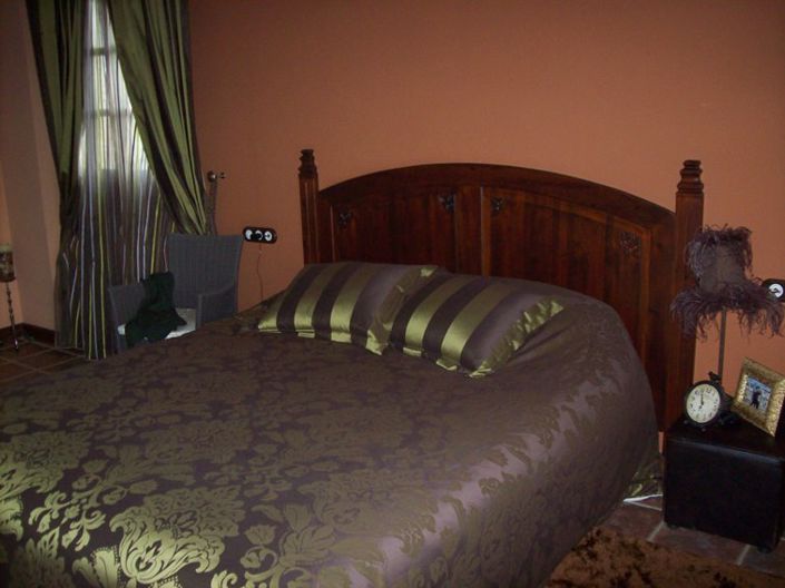 Image No.9-4 Bed Country Property for sale