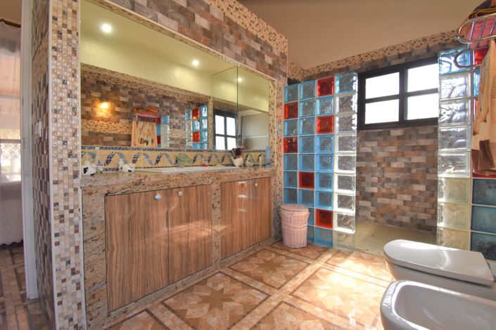 Image No.19-4 Bed Villa for sale