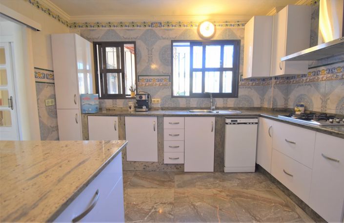 Image No.7-4 Bed Villa for sale