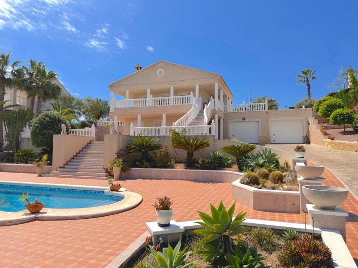 Image No.1-3 Bed Villa for sale