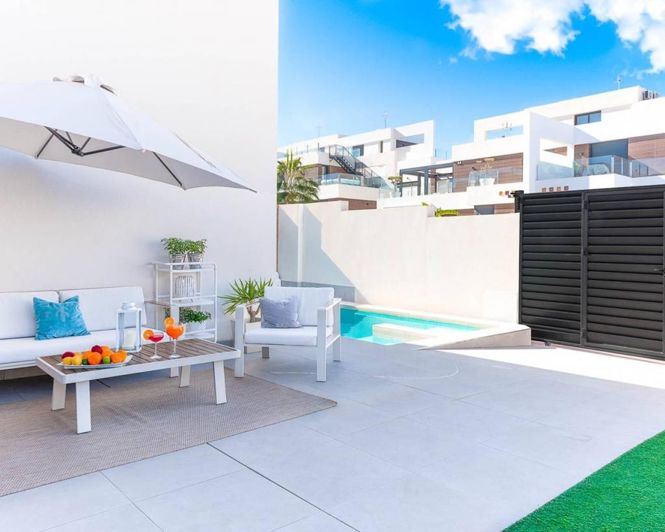 Image No.2-4 Bed Villa for sale