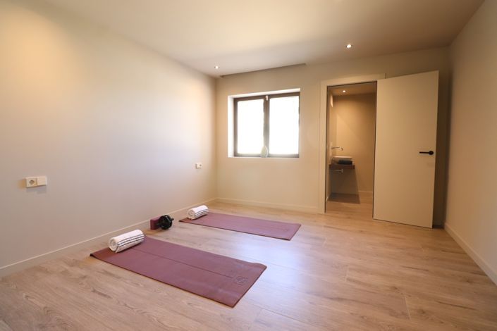 Image No.22-5 Bed Country Property for sale