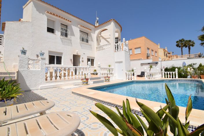 Image No.1-Villa de 4 chambres à vendre à Orihuela Costa