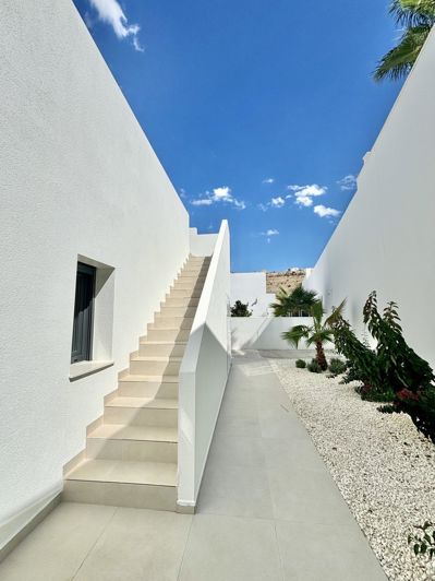 Image No.8-3 Bed Villa for sale