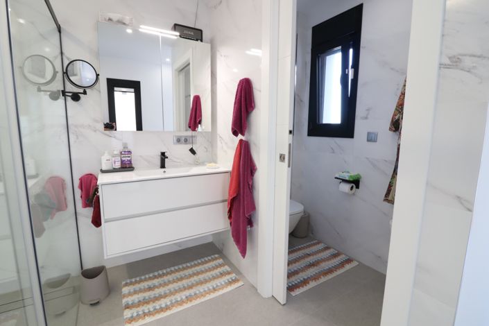 Image No.17-3 Bed Villa for sale
